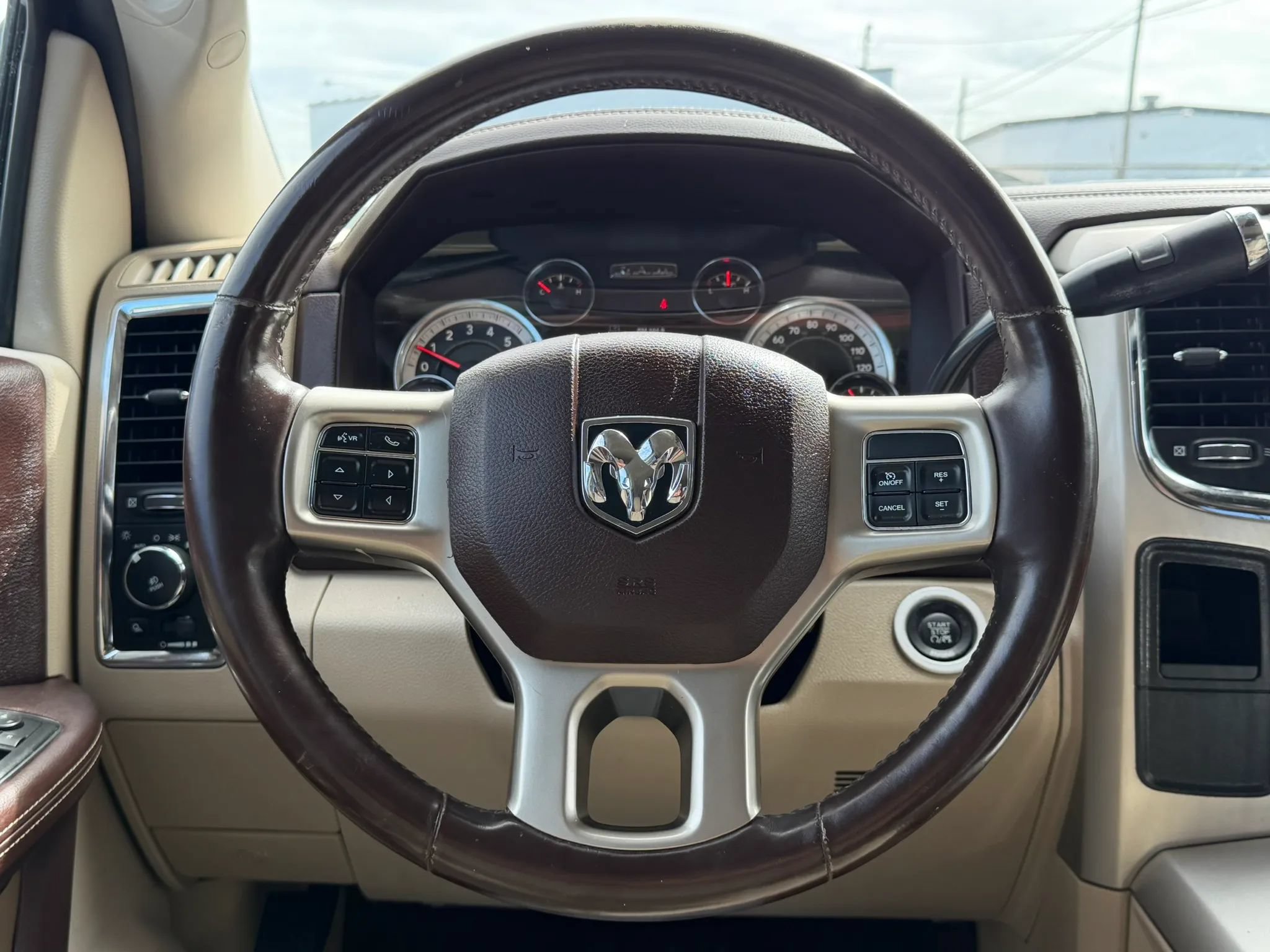 Used 2016 RAM 2500 Laramie RWD image 30