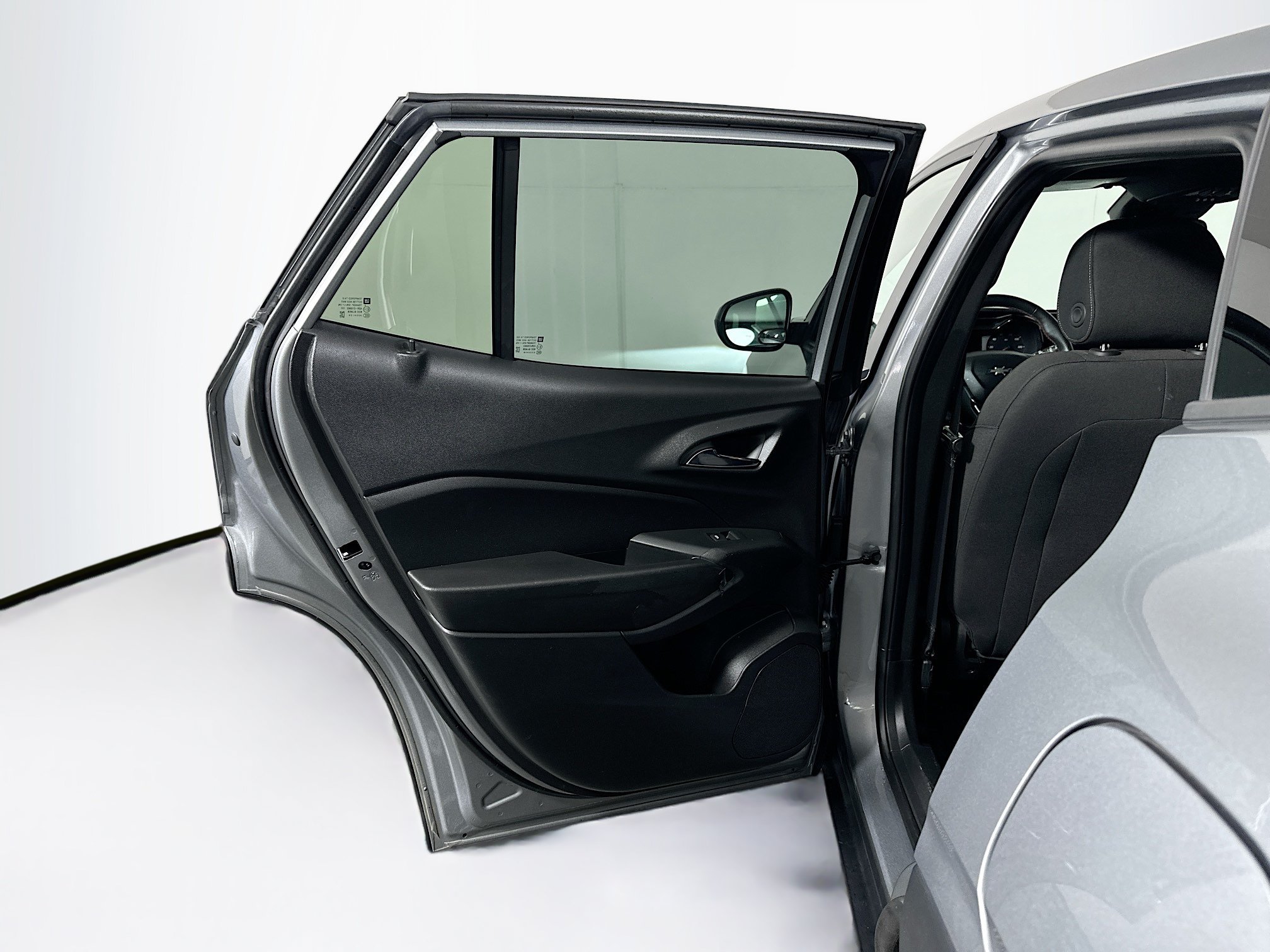 Used 2024 Chevrolet Trax RS w/ Sunroof Package FWD image 26