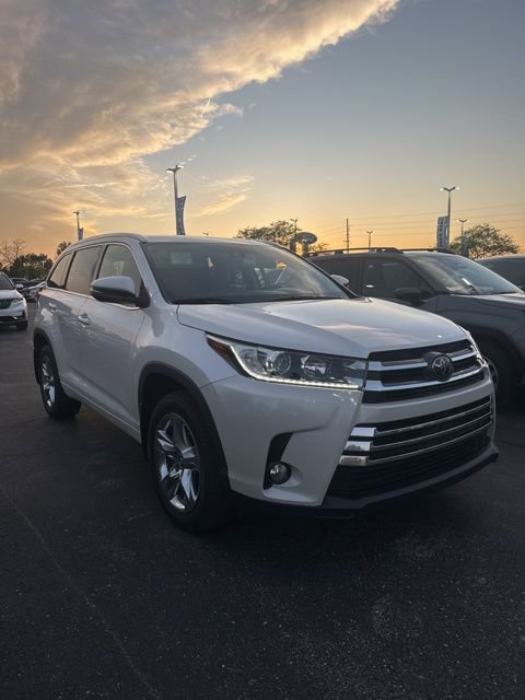 Used 2018 Toyota Highlander Limited image 1