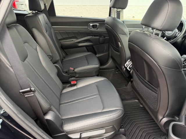 Used 2021 Kia Sorento SX AWD/4WD image 16