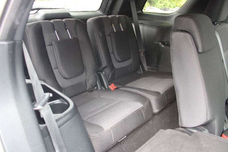 Used 2019 Ford Explorer XLT w/ Equipment Group 201A FWD image 15
