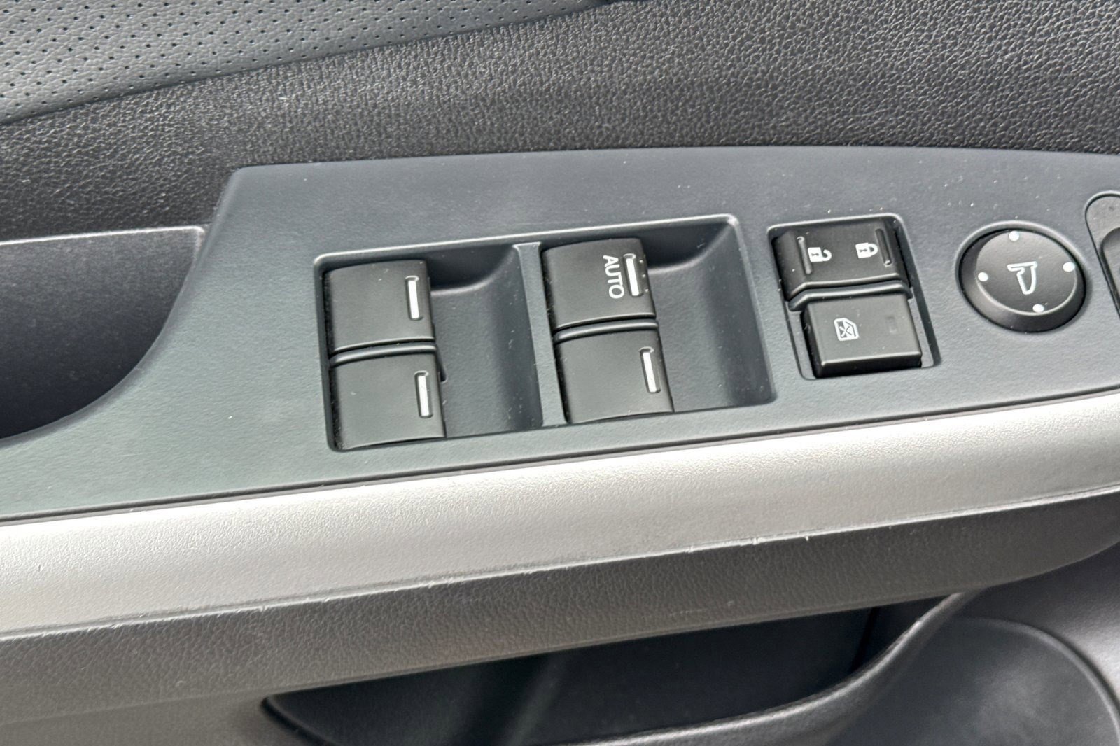 Used 2015 Honda CR-V Touring image 12