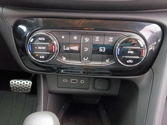 Used 2023 Buick Encore GX Select w/ Sport Touring Package AWD/4WD image 4