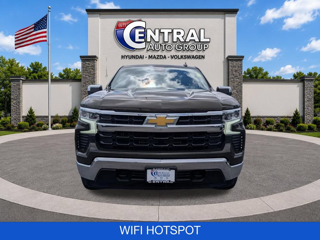 Used 2023 Chevrolet Silverado 1500 LT AWD/4WD image 2