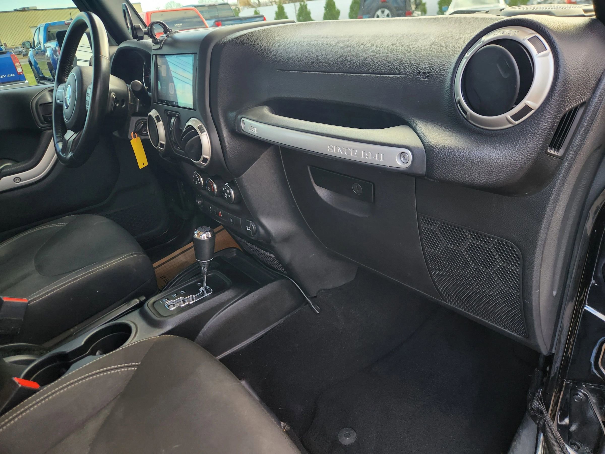 Used 2018 Jeep Wrangler Unlimited Sahara image 36