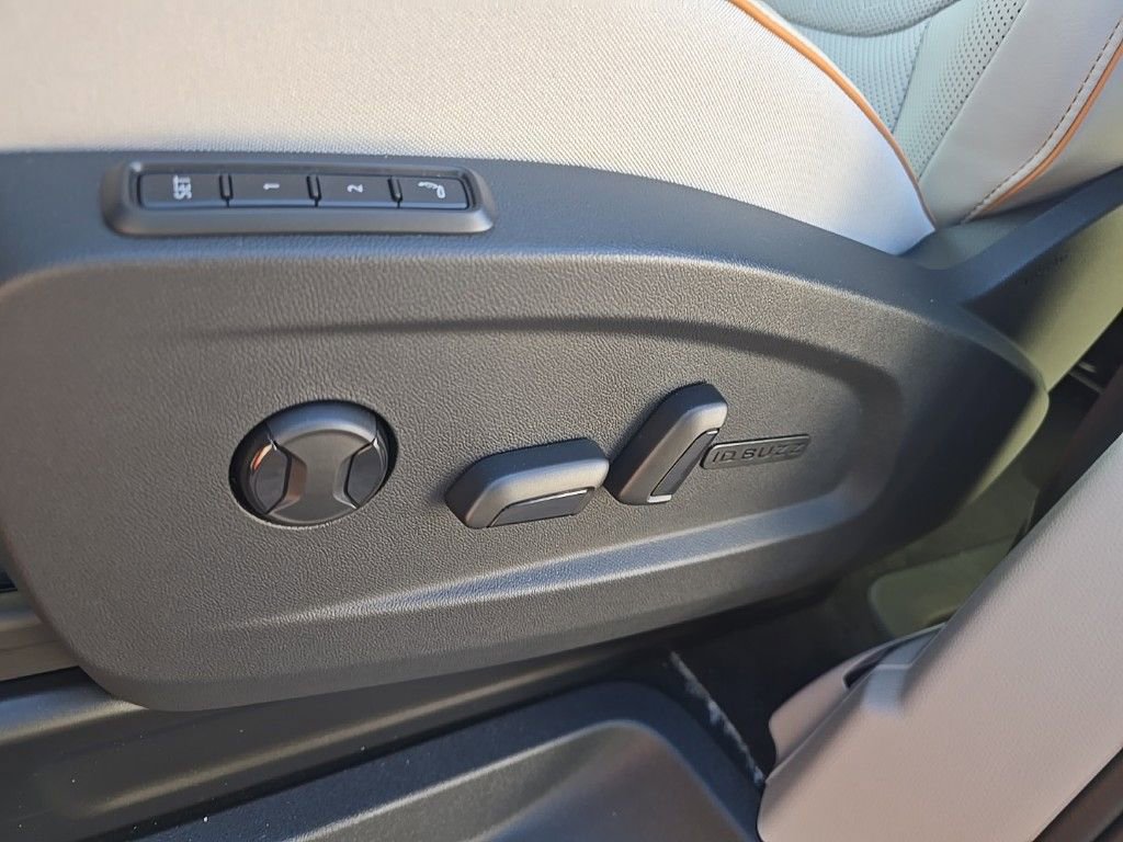 New 2025 Volkswagen ID. Buzz 1st Edition image 4