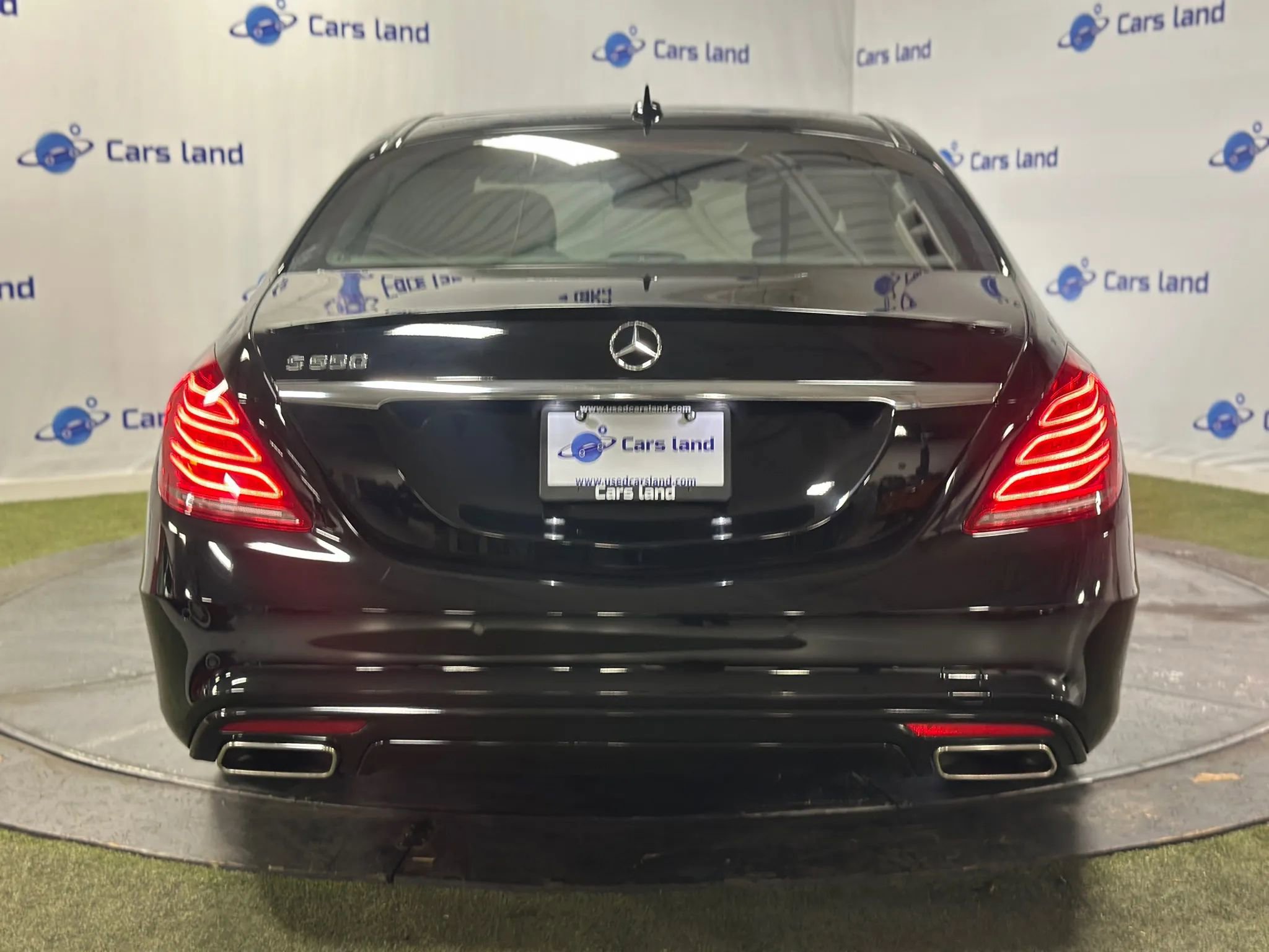 Used 2017 Mercedes-Benz S 550 Sedan image 4