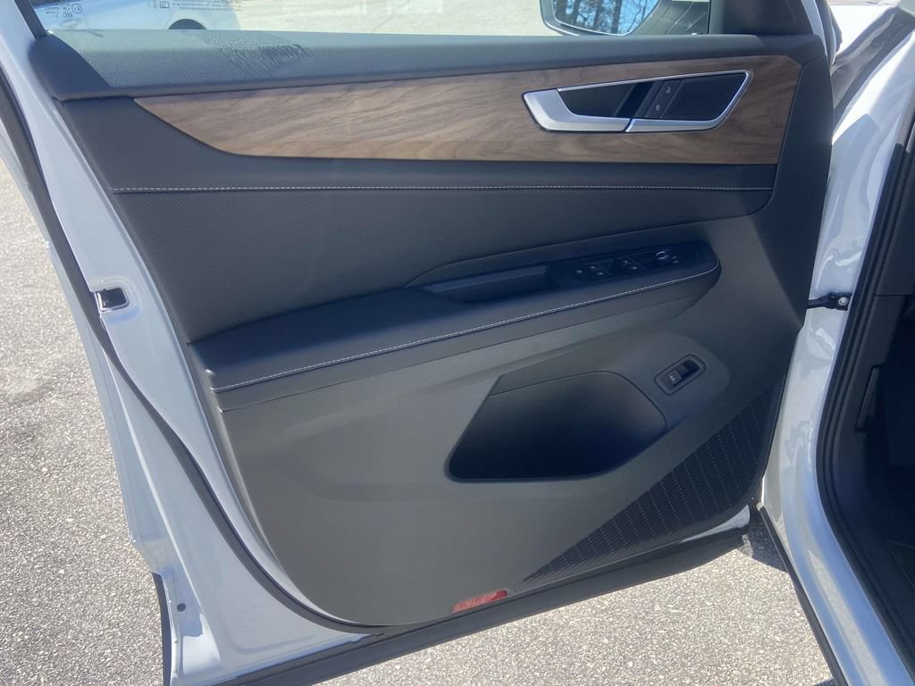 New 2026 Volkswagen Atlas SE FWD image 14