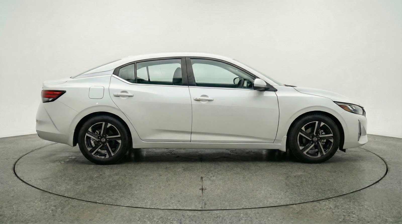 Used 2025 Nissan Sentra SV FWD image 9