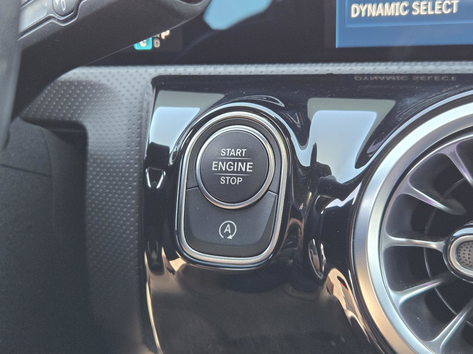 Used 2025 Mercedes-Benz CLA 250 4MATIC image 10