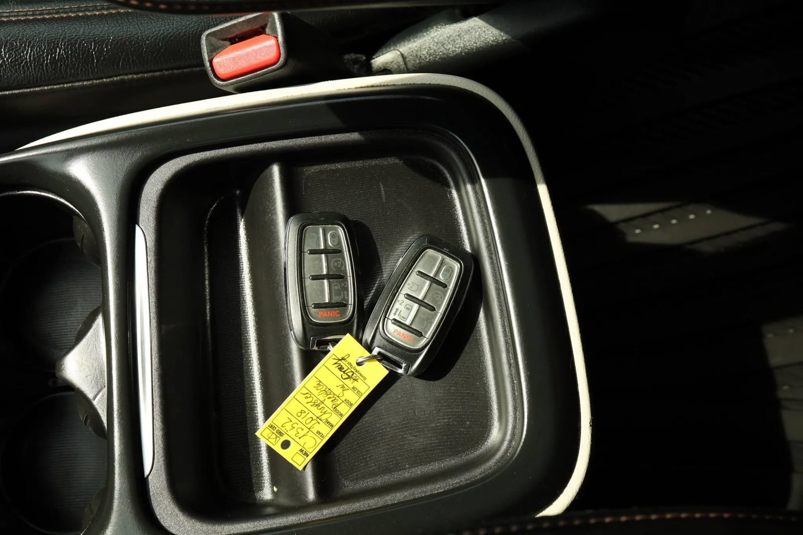 Used 2018 Chrysler Pacifica Touring-L FWD image 29