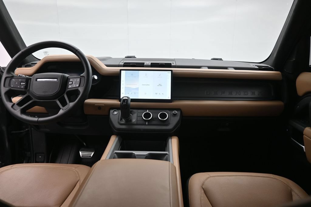 Used 2025 Land Rover Defender 110 X AWD/4WD image 16