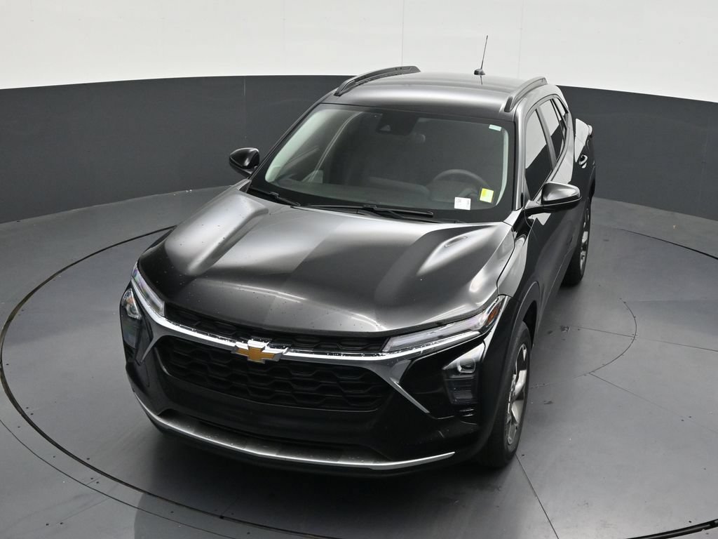Used 2025 Chevrolet Trax LT FWD image 22