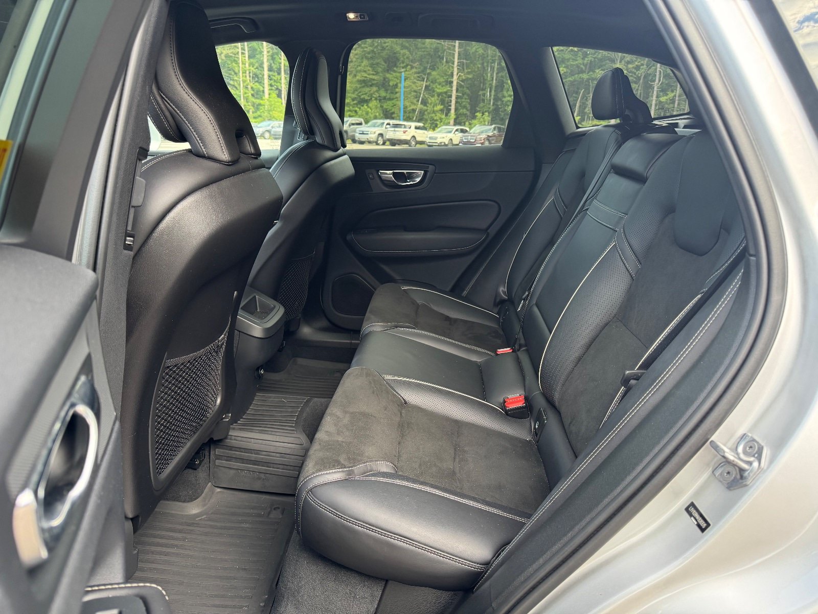 Used 2019 Volvo XC60 T5 R-Design AWD/4WD image 13