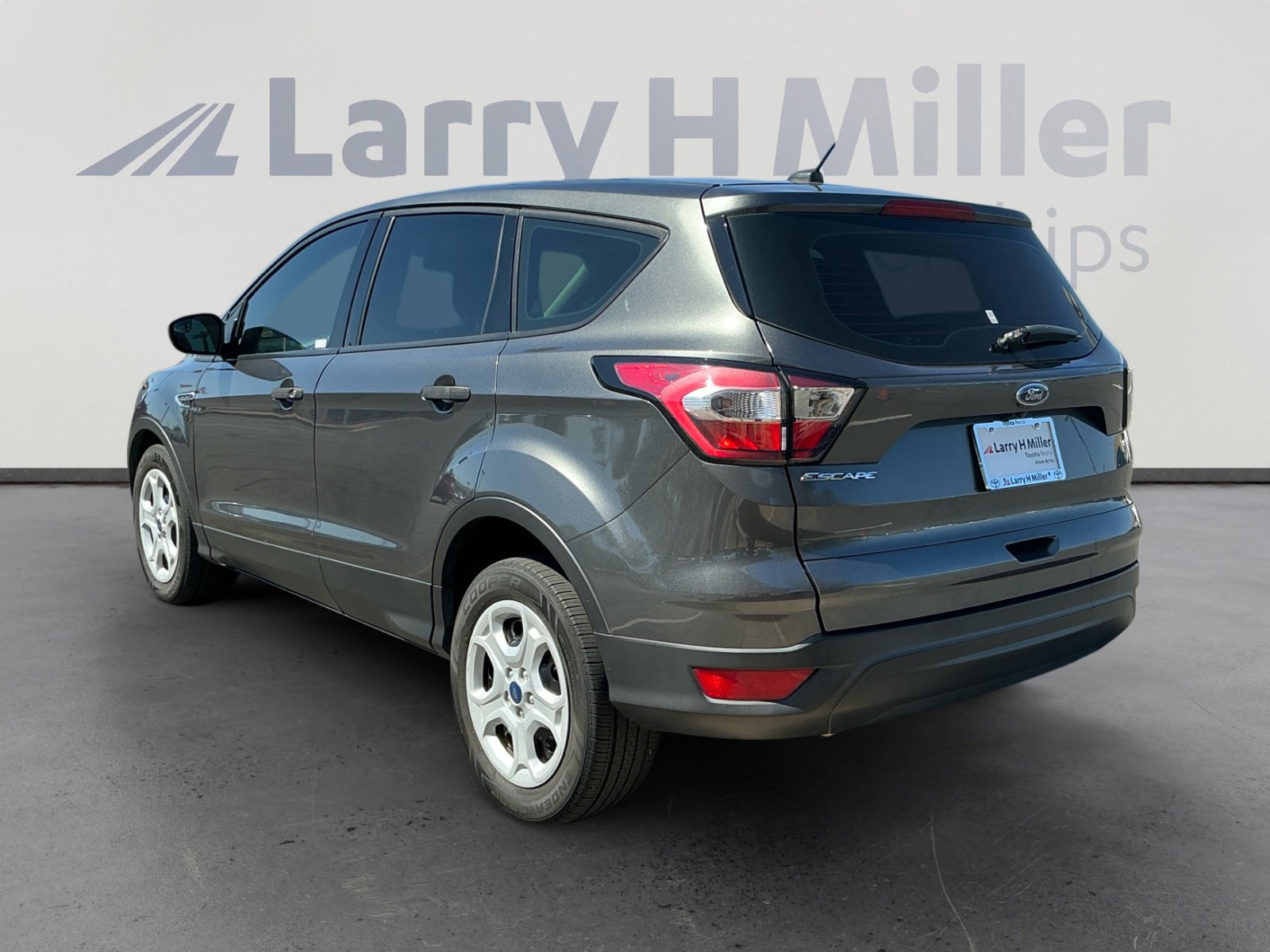 Used 2017 Ford Escape S FWD image 3