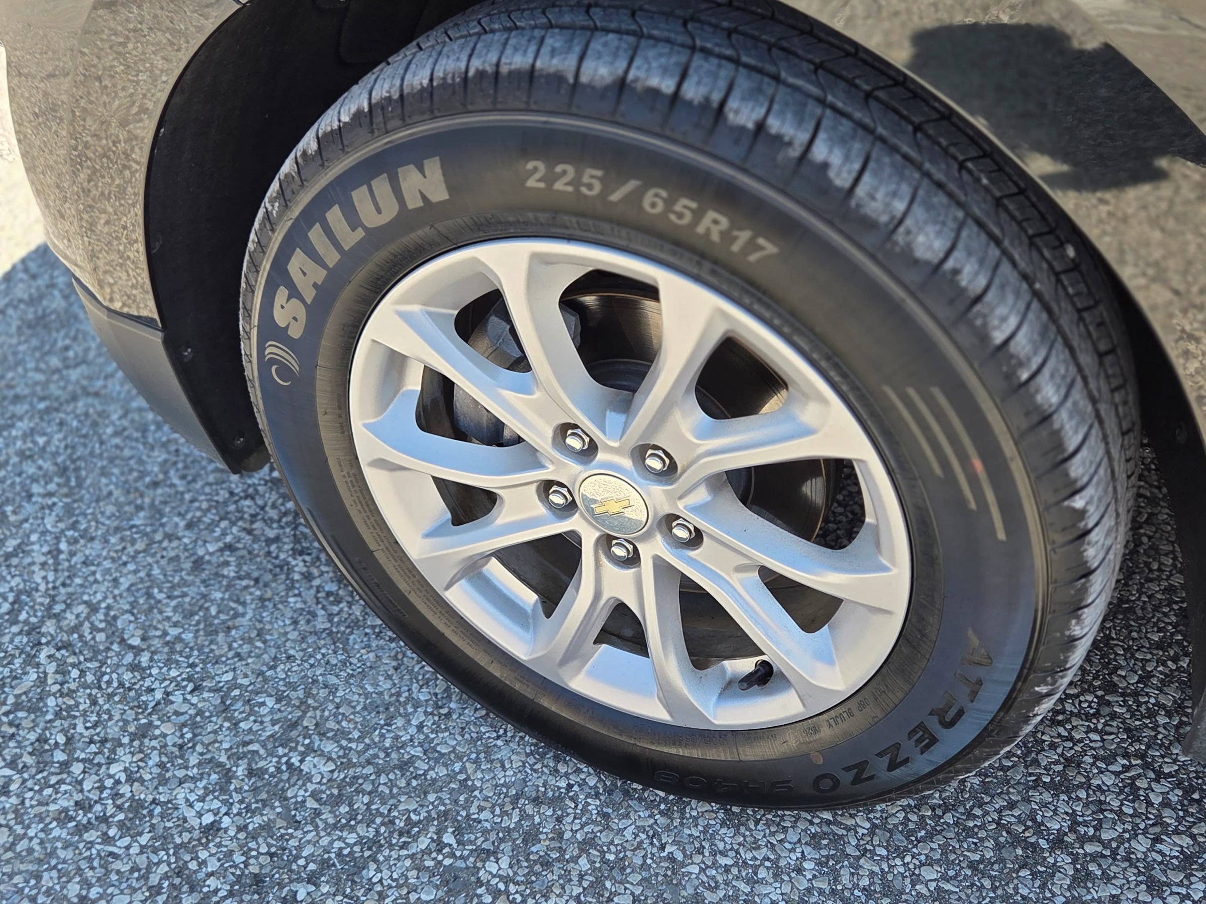Used 2019 Chevrolet Equinox LS w/ LS Convenience Package FWD image 12