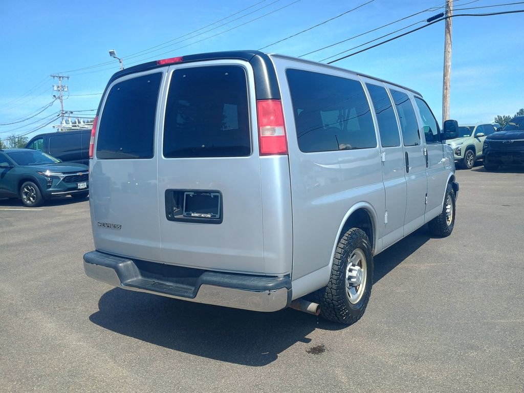 Used 2017 Chevrolet Express 2500 LS RWD image 7