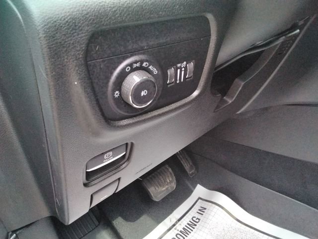 Used 2023 Jeep Grand Cherokee L Limited w/ Black Appearance Package AWD/4WD image 28