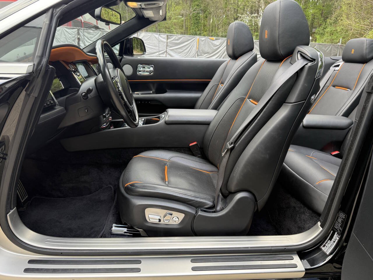 Used 2018 Rolls-Royce Dawn RWD image 26