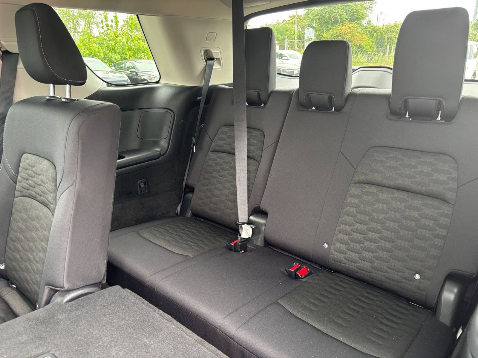 Used 2025 Nissan Pathfinder SV FWD image 24