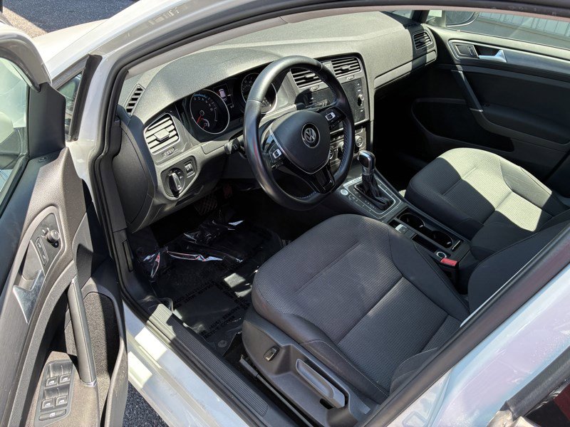 Used 2019 Volkswagen e-Golf SE w/ Driver Assistance Package FWD image 7