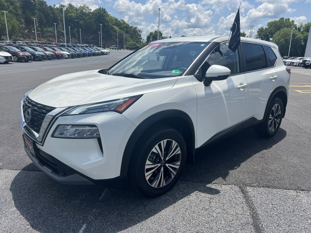 Used 2023 Nissan Rogue SV image 5