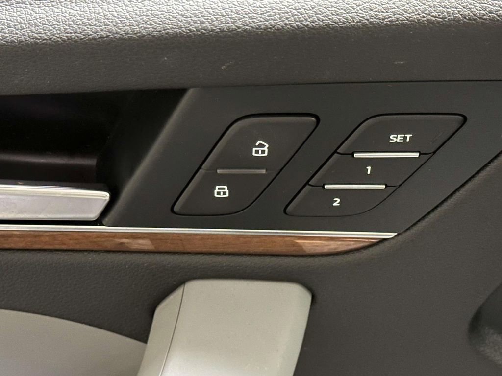Used 2023 Audi Q5 2.0T Premium w/ Convenience Package image 36