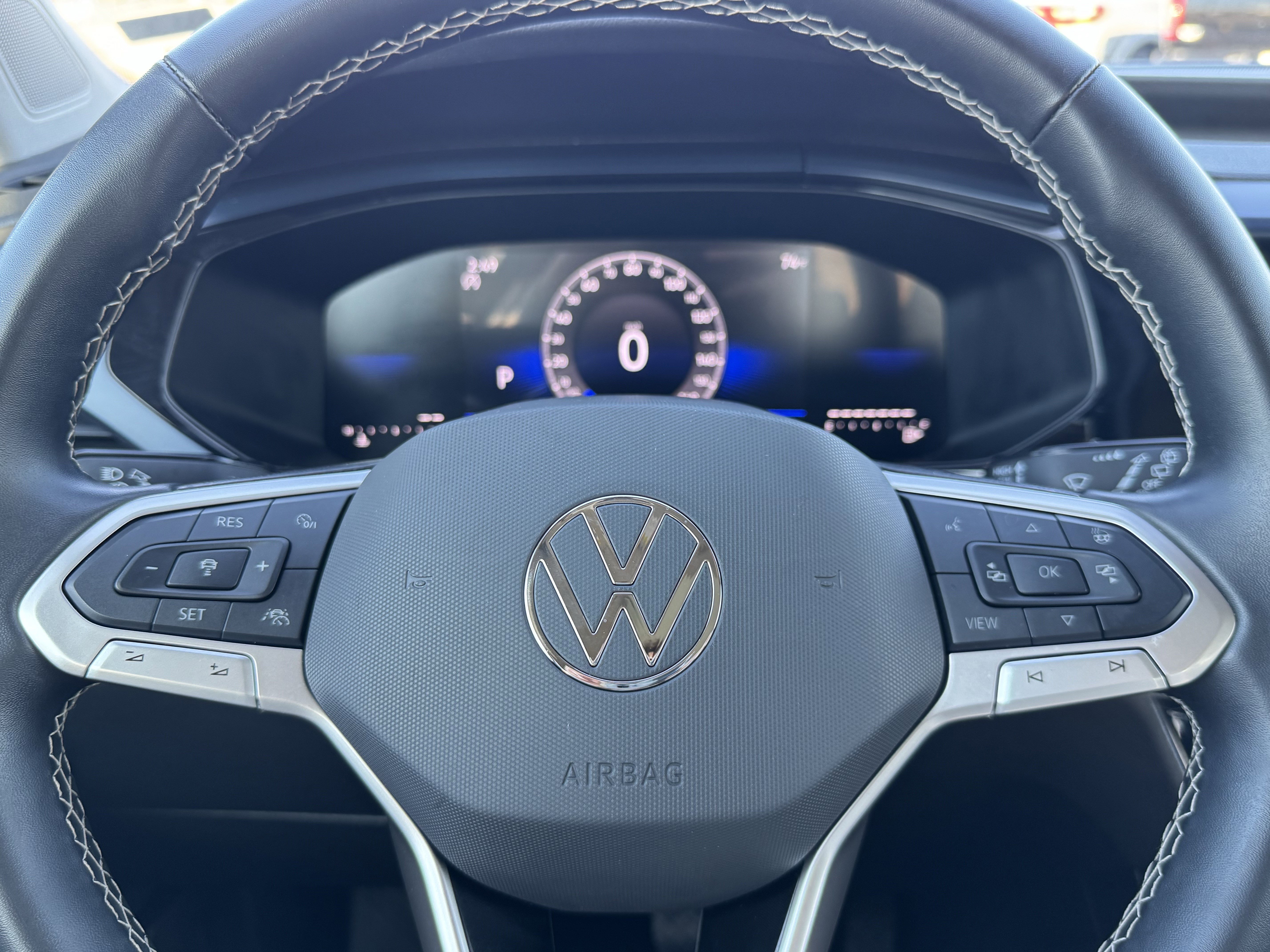 Used 2024 Volkswagen Taos SE image 10