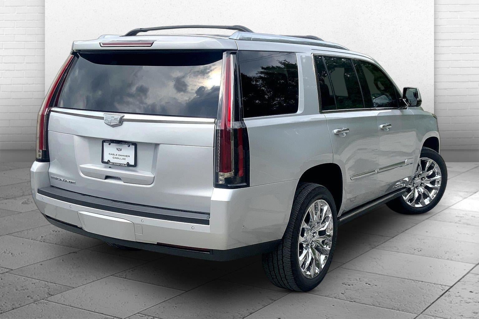 Used 2019 Cadillac Escalade Premium Luxury AWD/4WD image 14