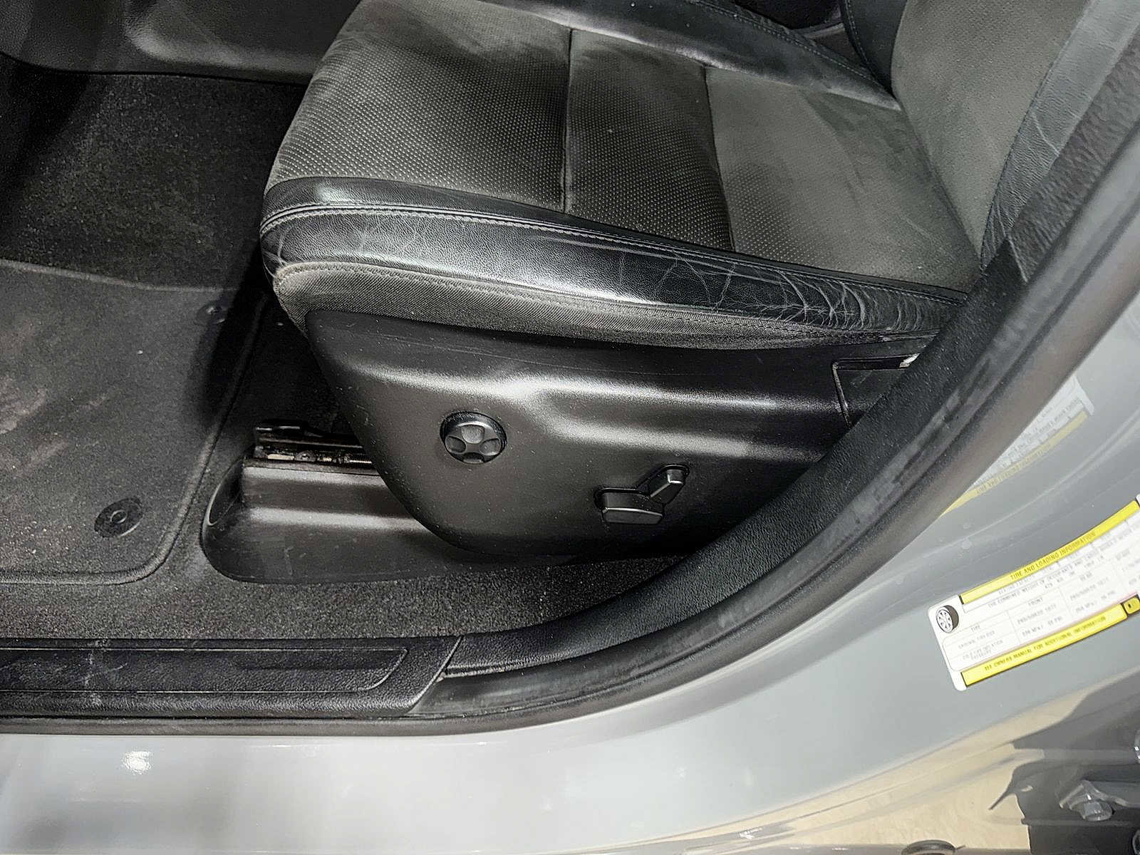 Used 2021 Jeep Grand Cherokee Laredo X image 24