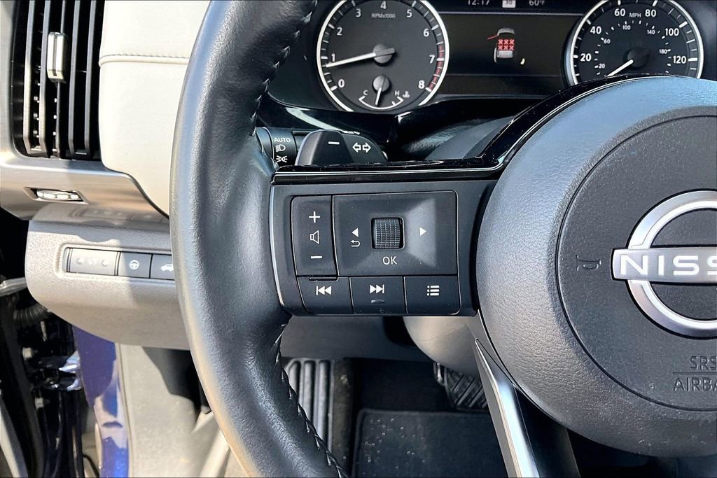 Used 2023 Nissan Pathfinder SL AWD/4WD image 11