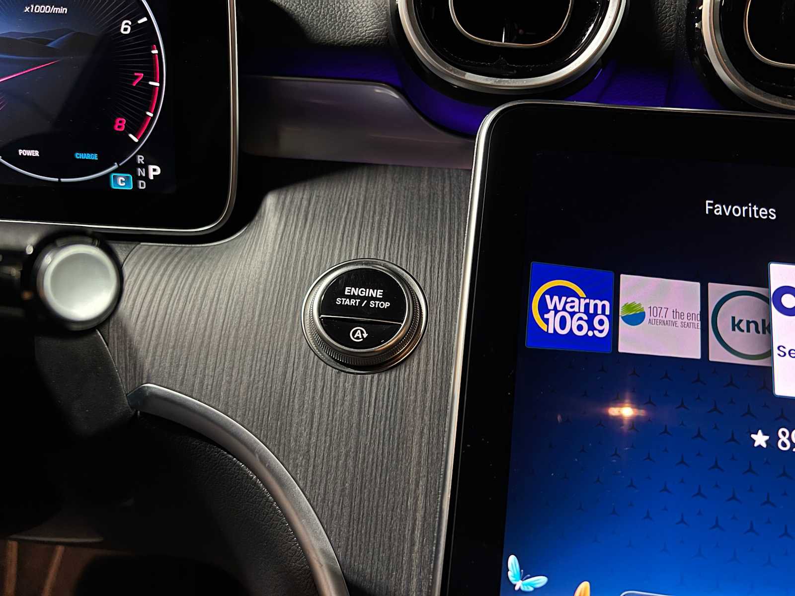 Used 2025 Mercedes-Benz C 300 4MATIC Sedan image 33