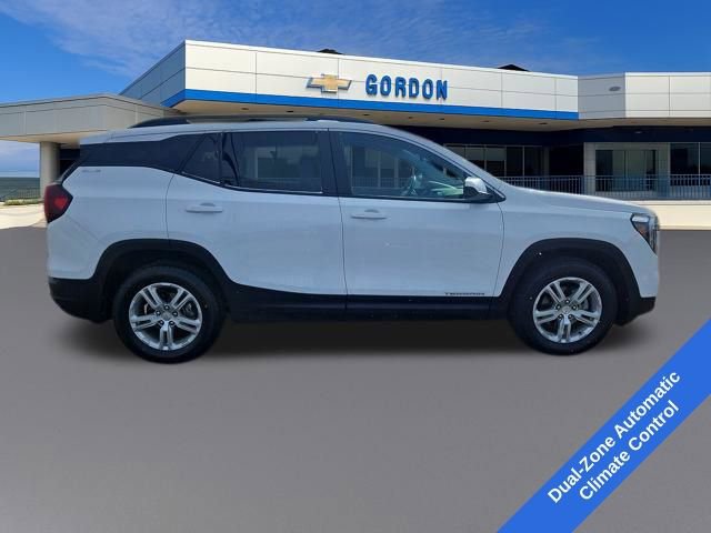 Used 2023 GMC Terrain SLE w/ Driver Convenience Package image 7