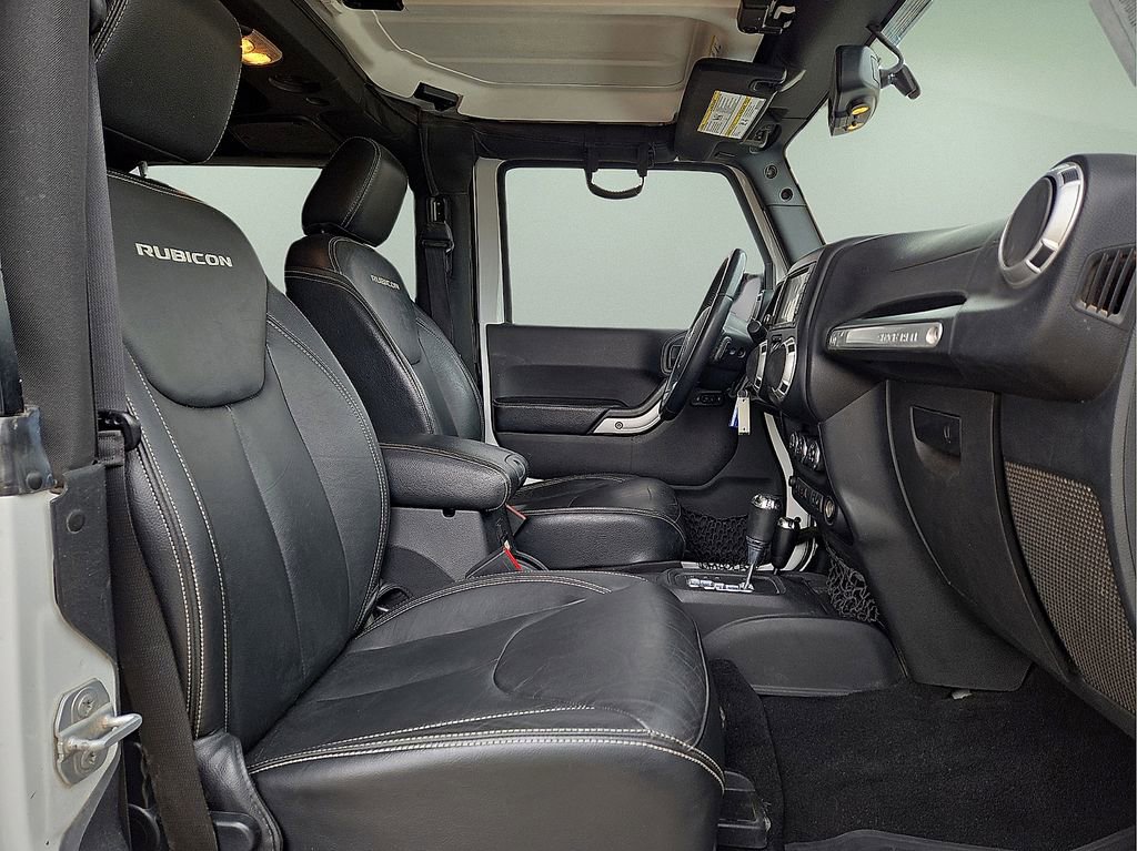 Used 2015 Jeep Wrangler Rubicon image 16