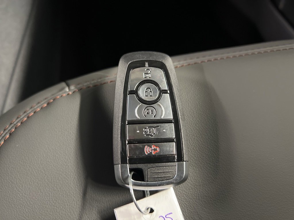 New 2025 Ford Expedition Active image 44