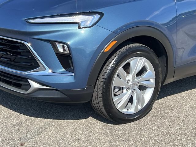Certified 2024 Buick Encore GX Preferred w/ Comfort Package FWD image 8