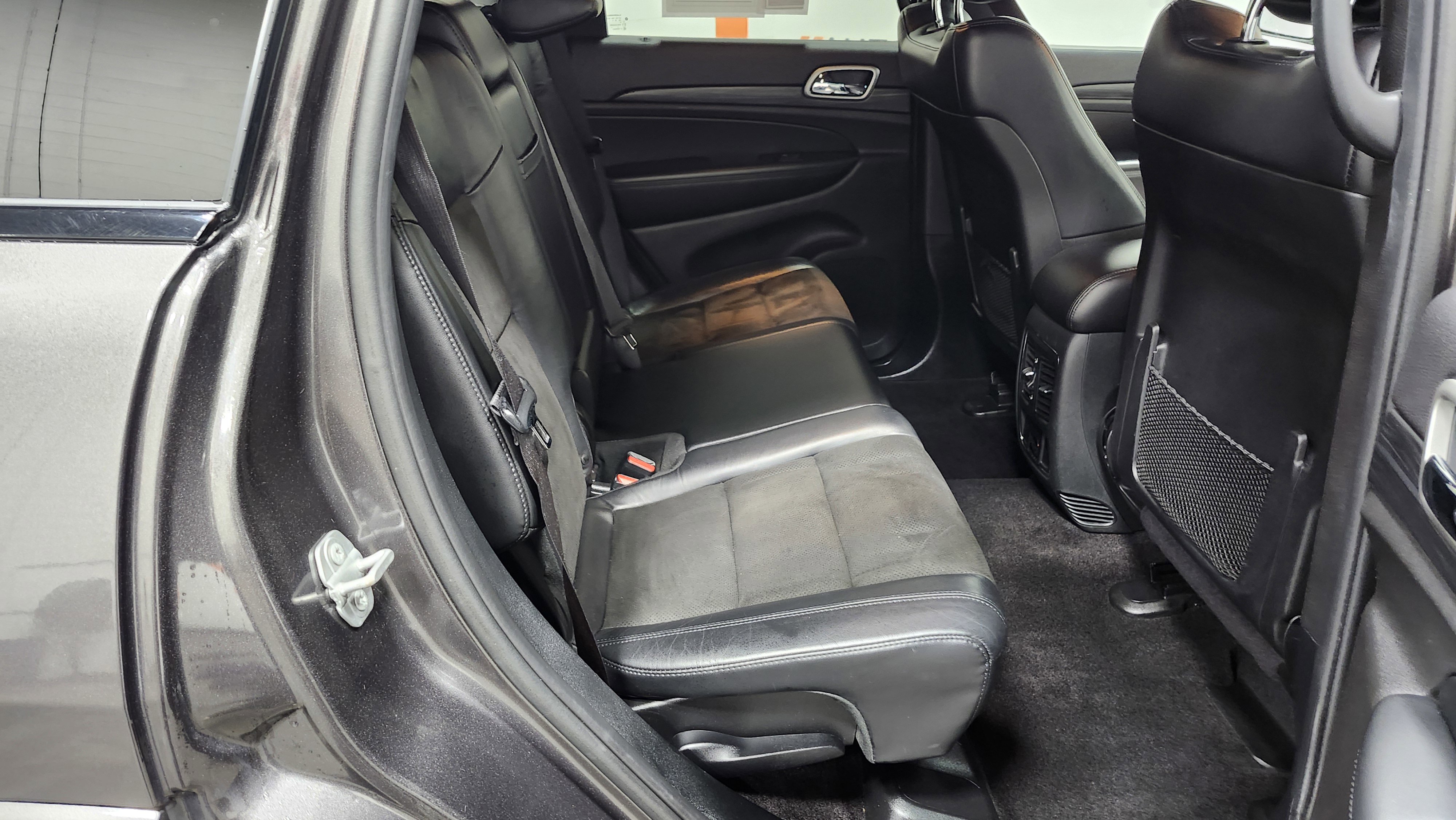 Used 2019 Jeep Grand Cherokee Altitude image 18