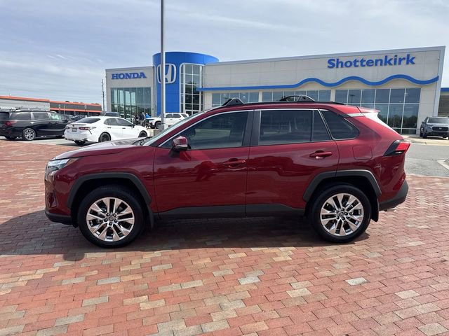 Used 2025 Toyota RAV4 XLE Premium w/ Weather Package FWD image 33