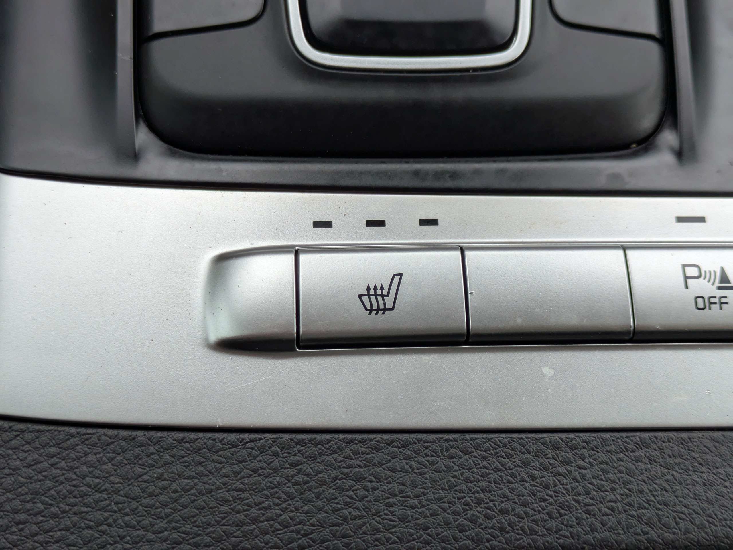 Certified 2024 Kia Carnival LX FWD image 31