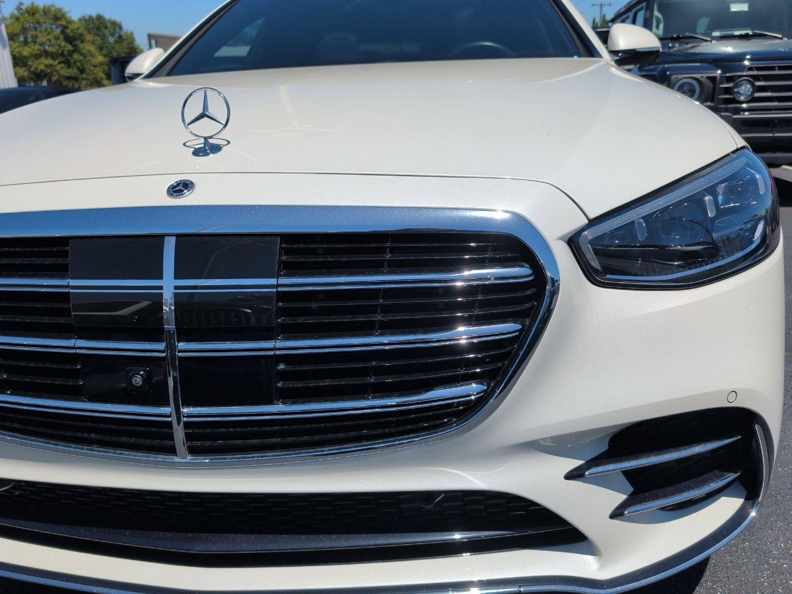 Used 2022 Mercedes-Benz S 580 4MATIC Sedan w/ AMG Line Package image 11