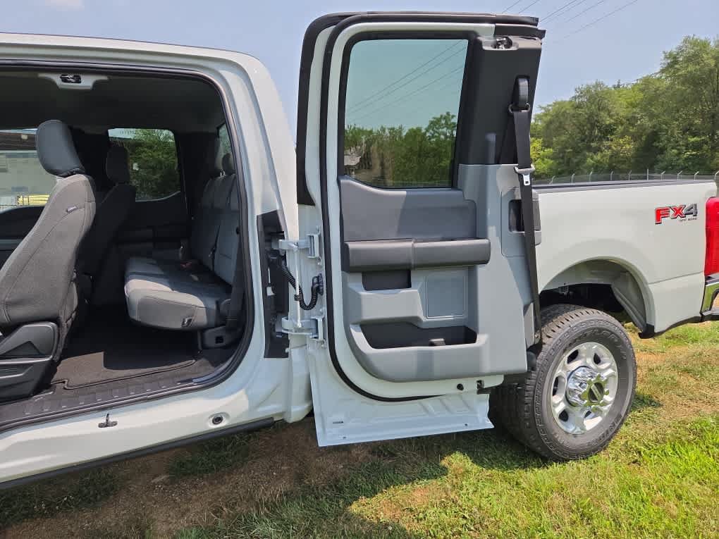 New 2026 Ford F350 XLT AWD/4WD image 26