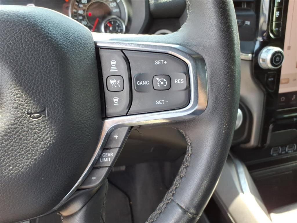 Used 2025 RAM 1500 Laramie AWD/4WD image 32