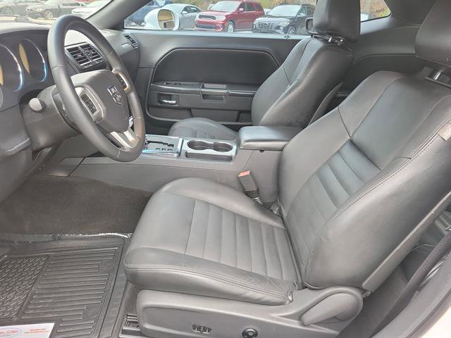Used 2011 Dodge Challenger SE image 14