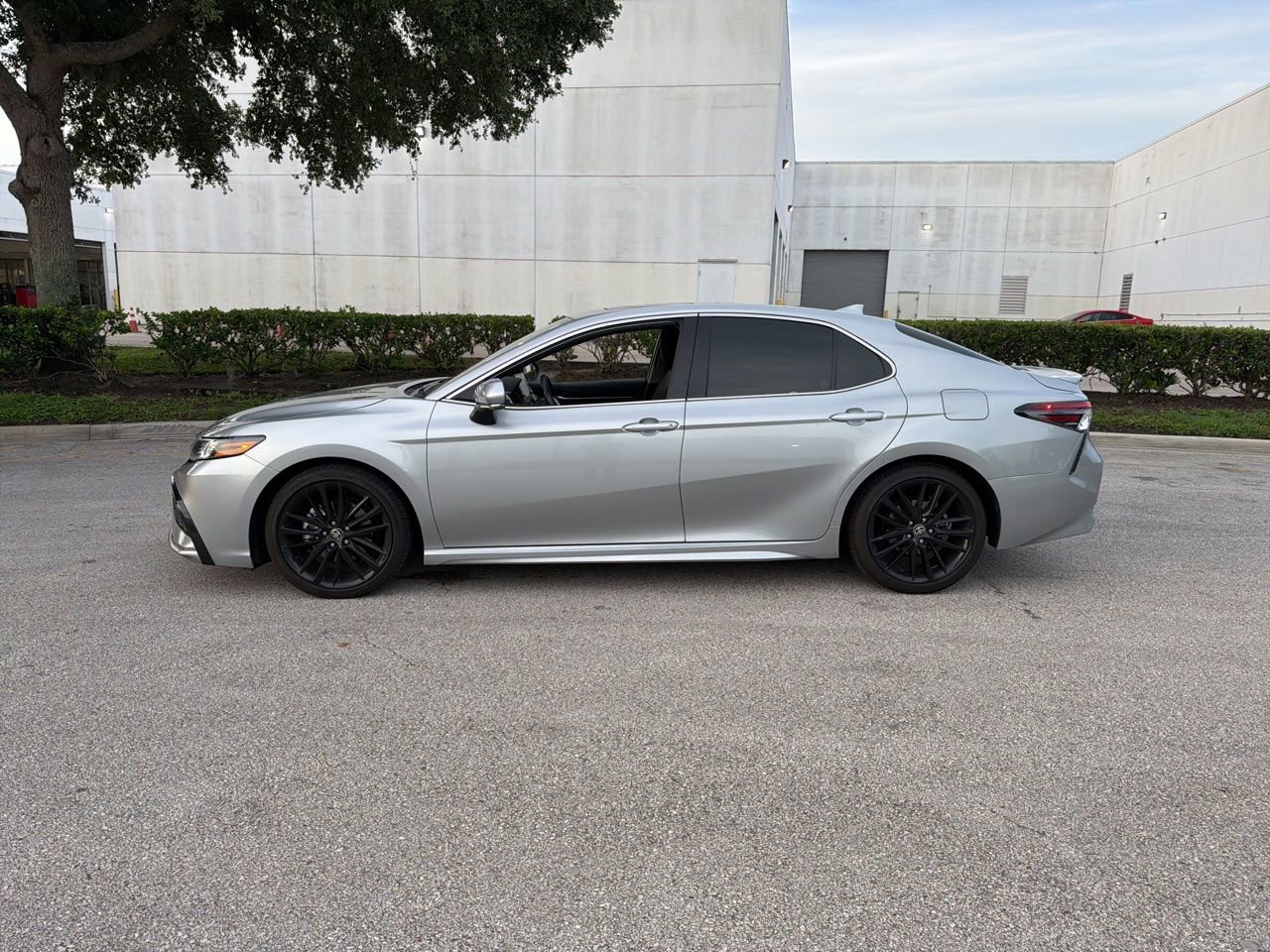 Used 2024 Toyota Camry XSE w/ Navigation Package FWD image 2