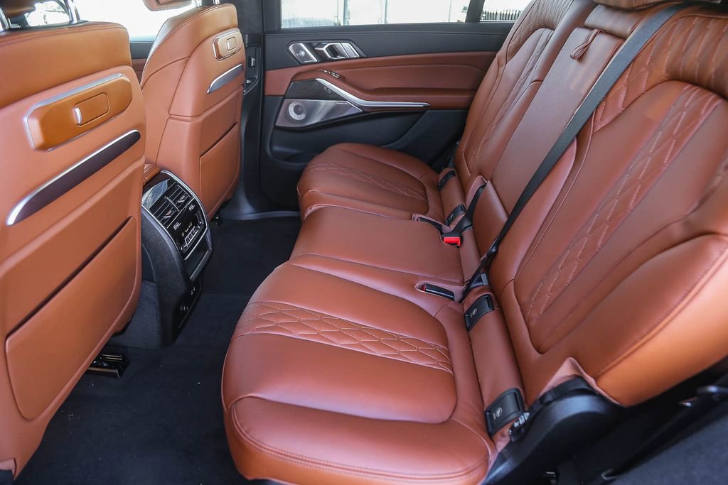 New 2026 BMW ALPINA XB7 AWD/4WD image 15