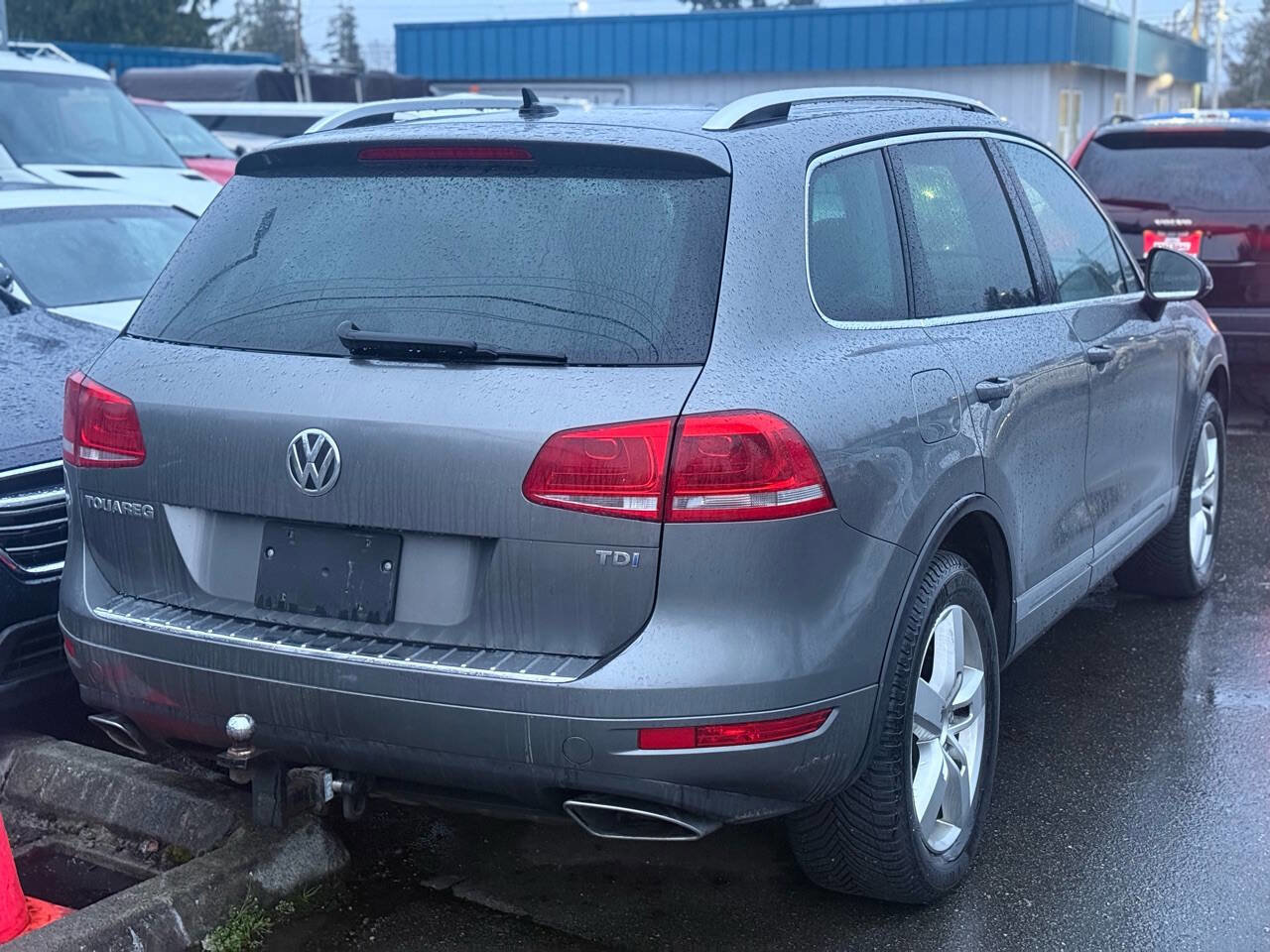 Used 2012 Volkswagen Touareg TDI AWD/4WD image 2