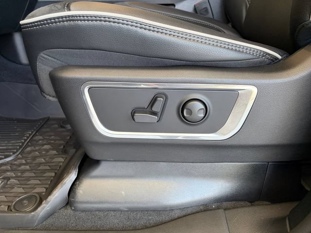 New 2026 RAM 1500 Laramie AWD/4WD image 17