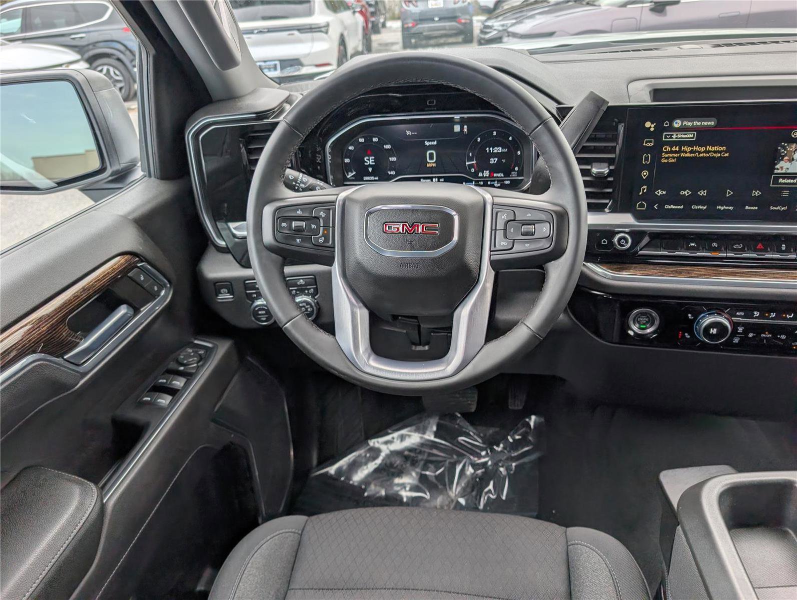Used 2023 GMC Sierra 1500 Elevation image 17
