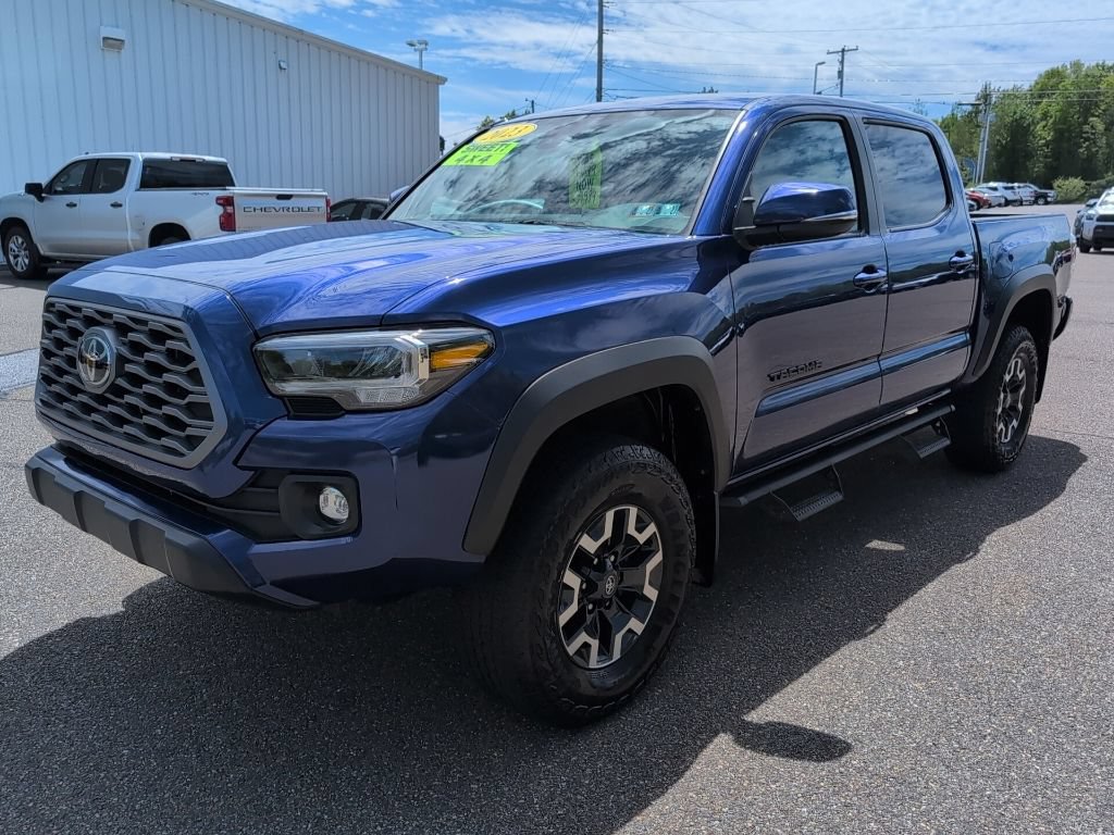 Used 2023 Toyota Tacoma TRD Off-Road w/ Technology Package AWD/4WD image 2