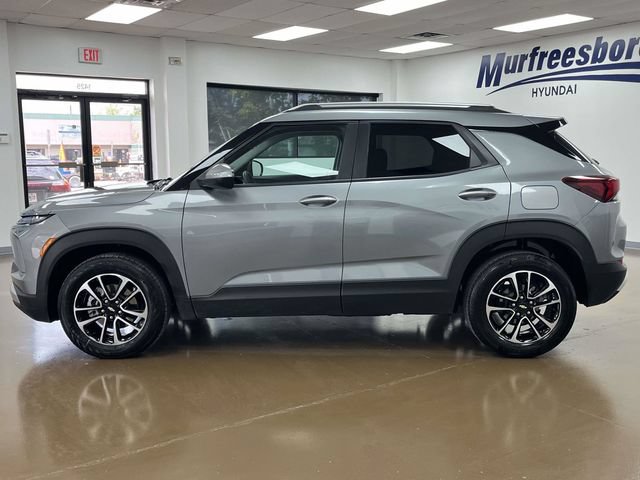 Used 2025 Chevrolet TrailBlazer LT FWD image 9